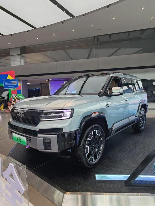佛山233比亚迪方程豹硬派越野的爆款，英菲尼迪35周年与你共成长